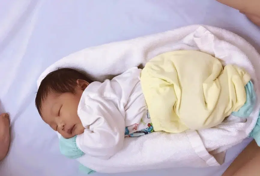 gap-khan-lam-goi-cho-tre-nam-nghieng