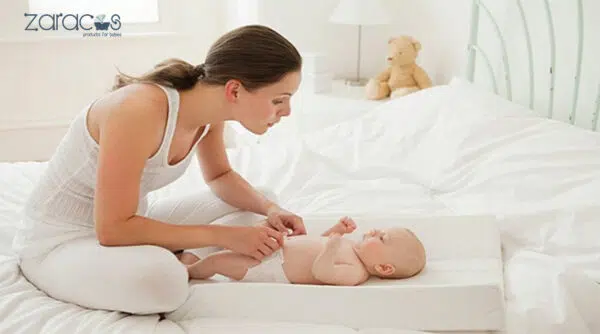 nhung-dieu-kieng-ky-khi-cham-soc-tre-so-sinh-khong-thay-ta-thuong-xuyen