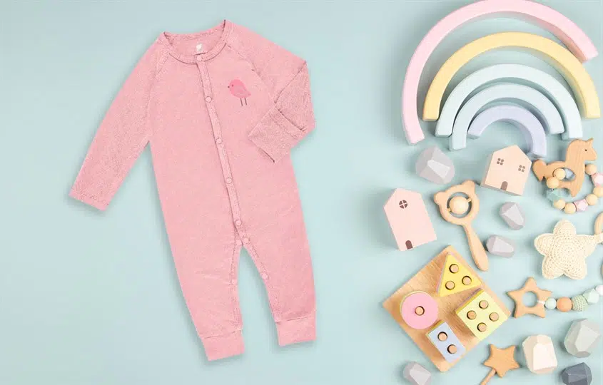 co-nen-cho-be-so-sinh-mac-body-suit-hay-khong