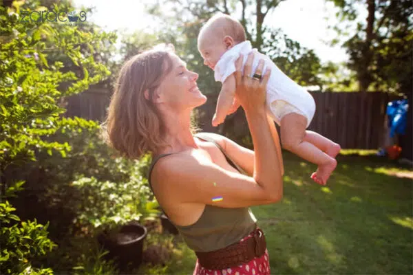 moi-thang-tre-so-sinh-tang-bao-nhieu-kg-la-chuan