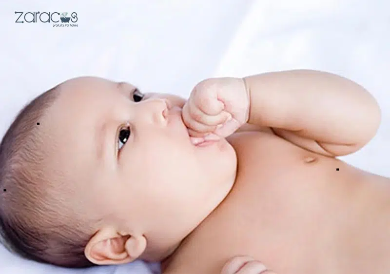 tre-mut-tay-co-phai-do-doi-khong