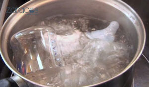 cach-tiet-trung-binh-sua-bang-nuoc-soi