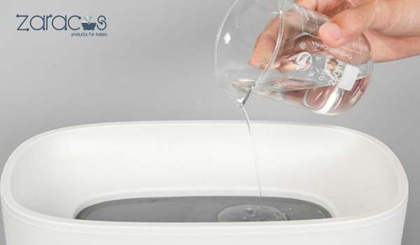 dung-nuoc-sach-de-tiet-trung-binh-sua-cho-be